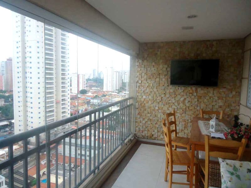 Como limpar vidros de sacadas de apartamentos